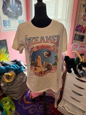 Recycled Threads Dreamer Graphic Tee Medium Distressed Radiate Positive Energy